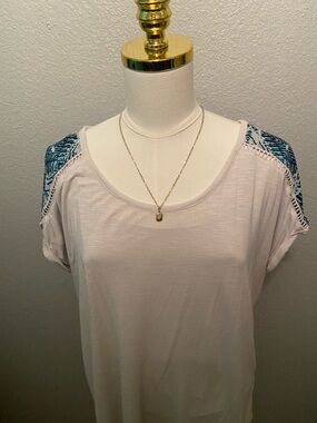 Women’s white/blue Short Sleeve Top with Blue Patterned Shoulder Panels